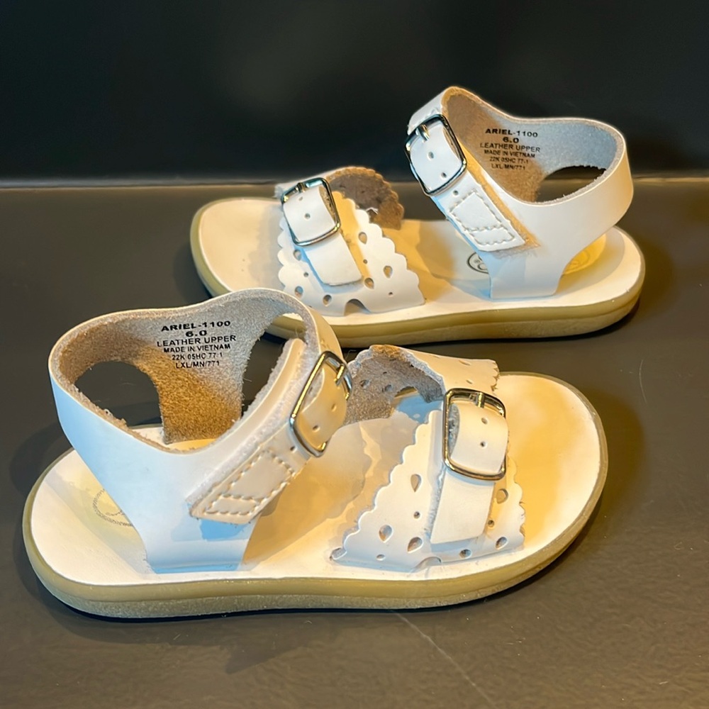 Footmates Toddler Ariel White Shoe Size 6.0